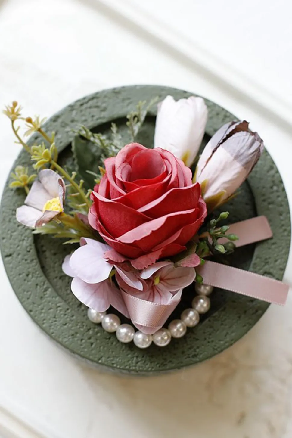 Corsage de pulso de baile de damasco e Boutonniere masculino para casamento