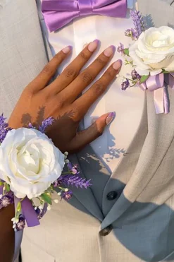 Corsage de pulso de rosa de marfim e conjunto de homens Boutonniere para festa de casamento de baile