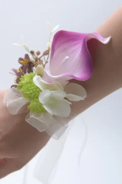 Corsage de pulso rosa para dama de honra