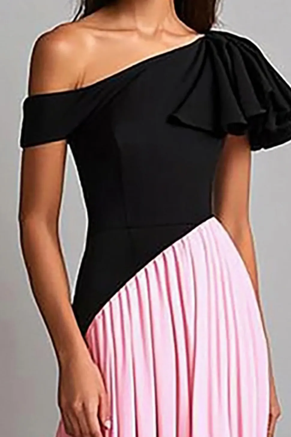 Crepe preto e rosa Um vestido de gala de um ombro