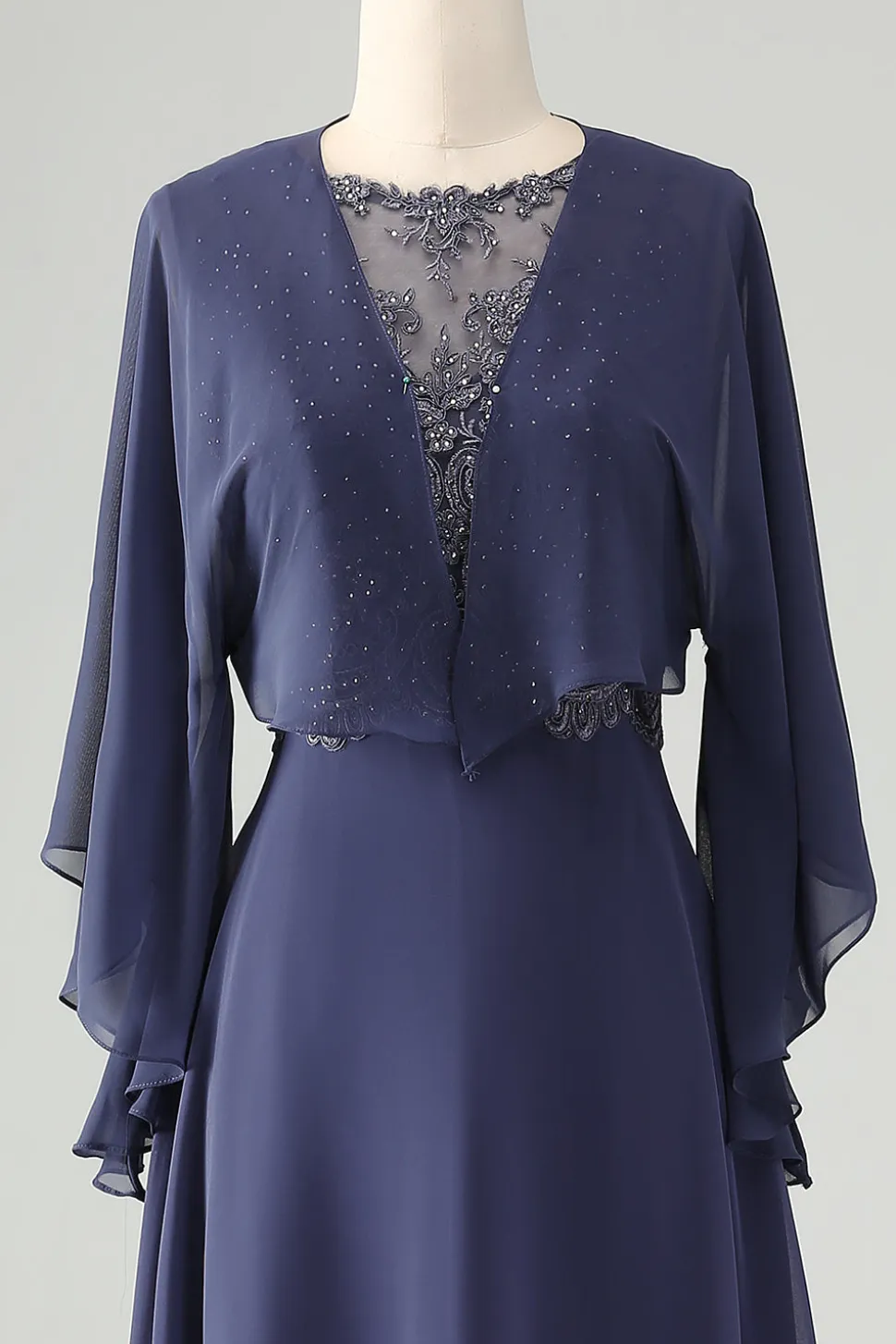 Crepúsculo brilhante uma linha frisada mãe de vestido de noiva com xaile