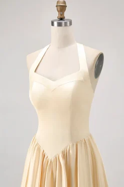 Daffodil Halter Uma linha de cetim vestido de dama de honra