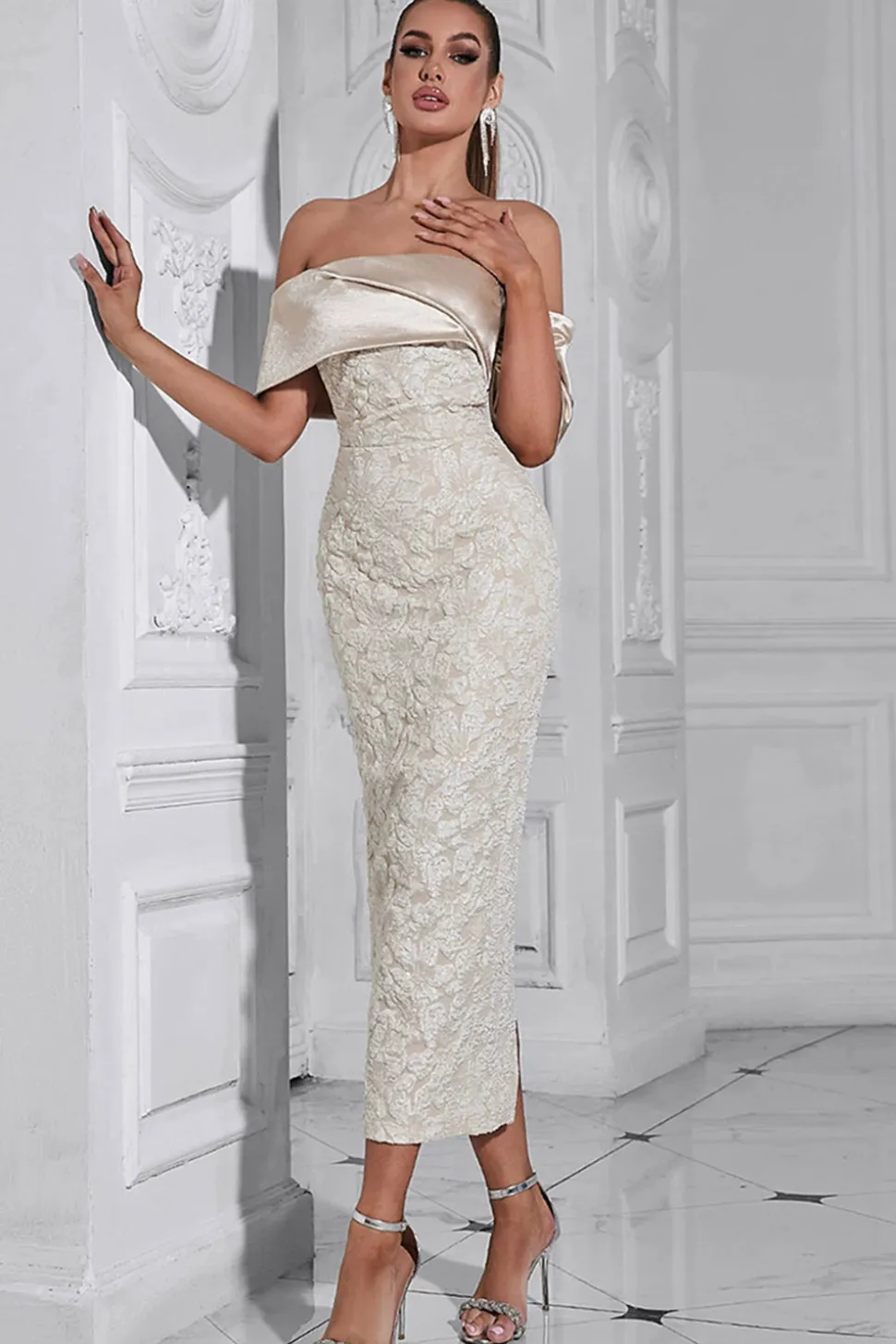 Damasco fora do ombro apliques bainha vestido de noite