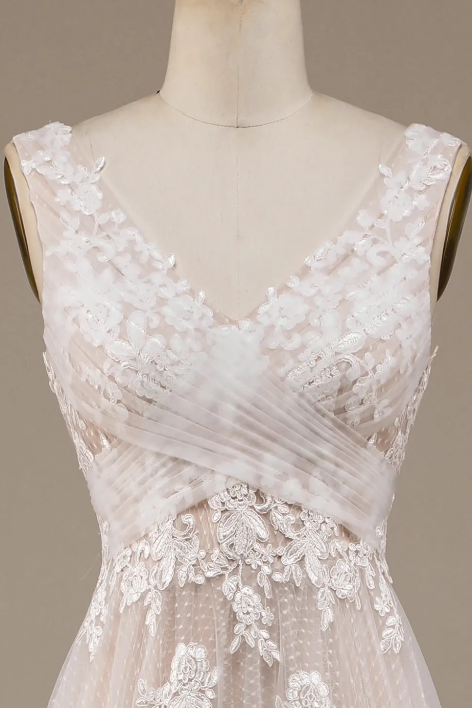 Damasco Tule Varredura Trem Vestido de Noiva com Renda