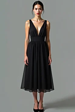 Deep V-Neck A-Line Chiffon Tea Length Vestido Preto Pequeno com Costas Abertas
