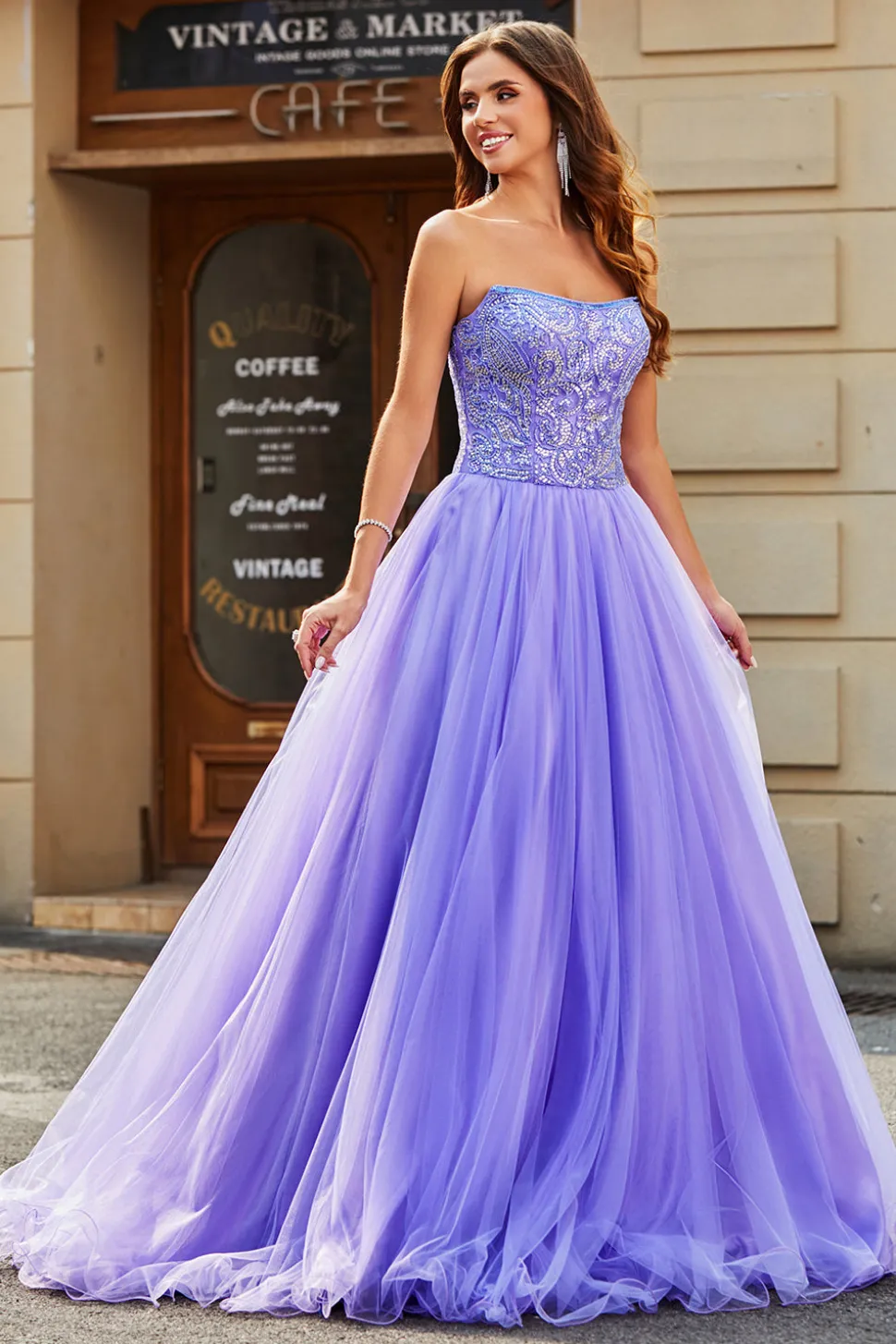 Deslumbrante uma linha sem alças Lilás vestido longo baile de formatura com missangas