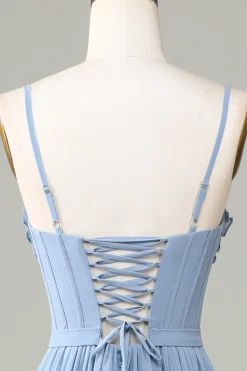 Dusty azul estampado espartilho espaguete alças longo vestido de dama de honra com cruz criss para trás