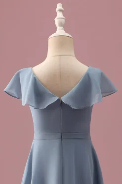 Dusty Blue Chiffon V Neck Wrap Vestido Curto Júnior Madrinha com mangas Flutter