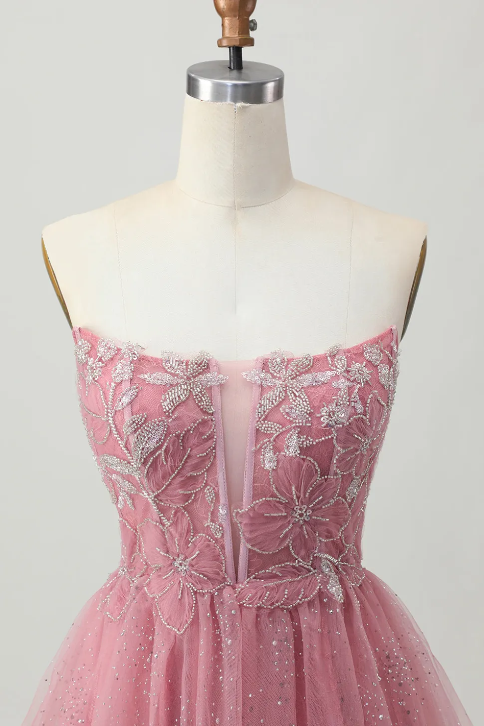 Dusty Rose A-Line Strapless Tiered Tulle Vestido Curto Homecoming com Missangas
