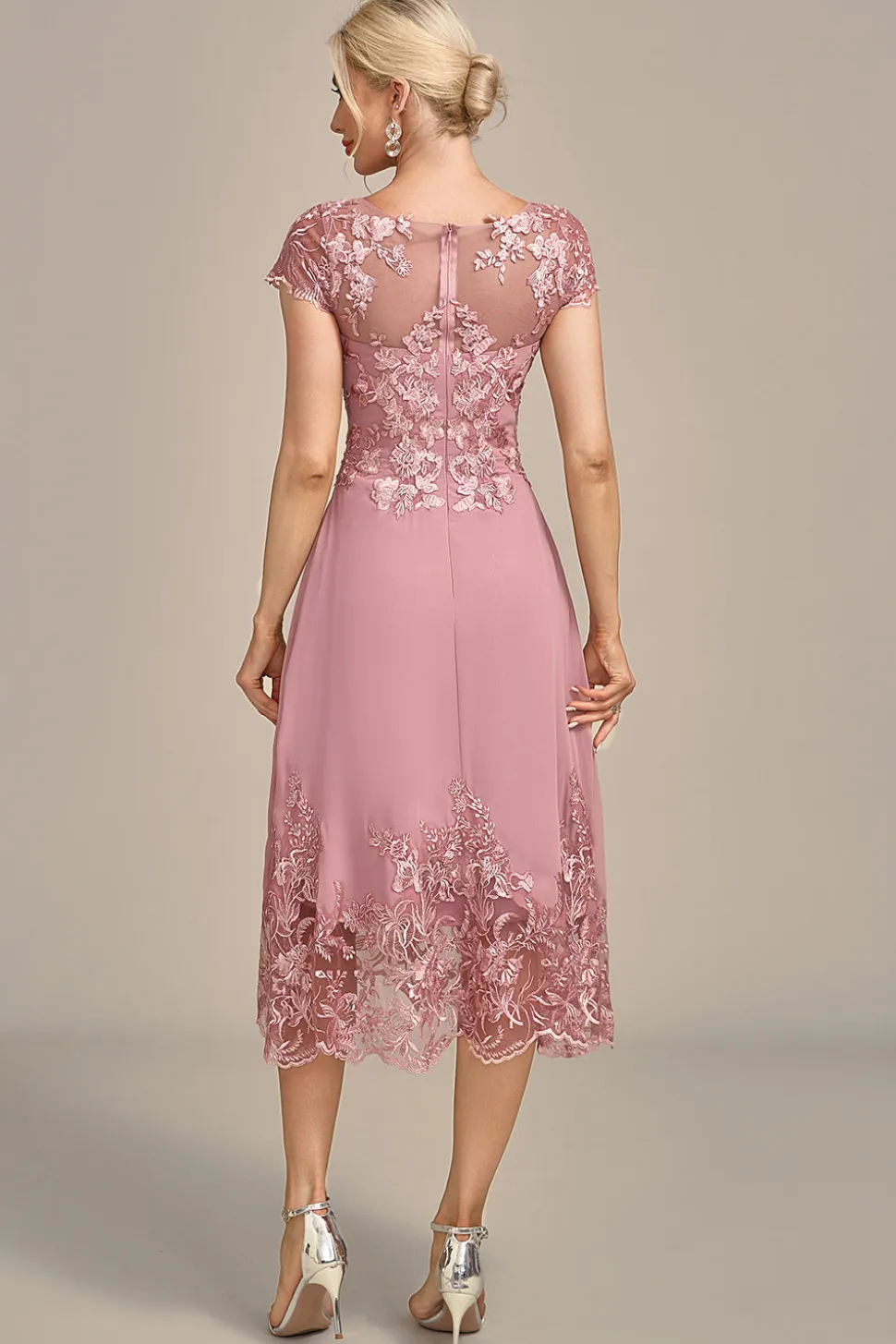 Dusty Rose A-Line Tea-Length Mãe do vestido de noiva com lantejoulas