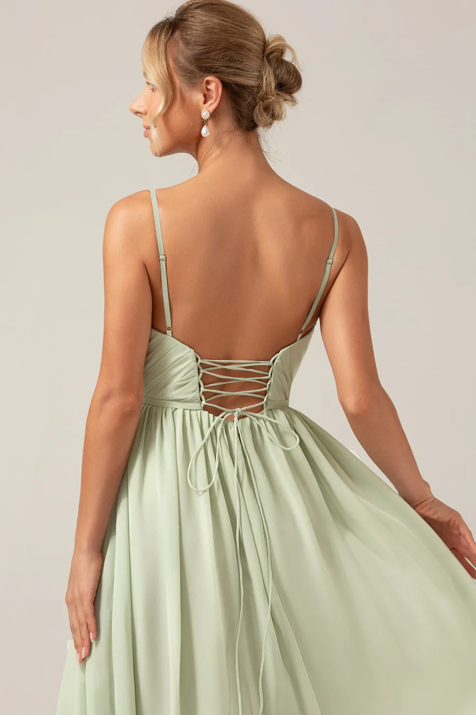 Dusty Sage A-Line Espaghetti Correias Chiffon Long Vestido de Dama de Honra com Fenda