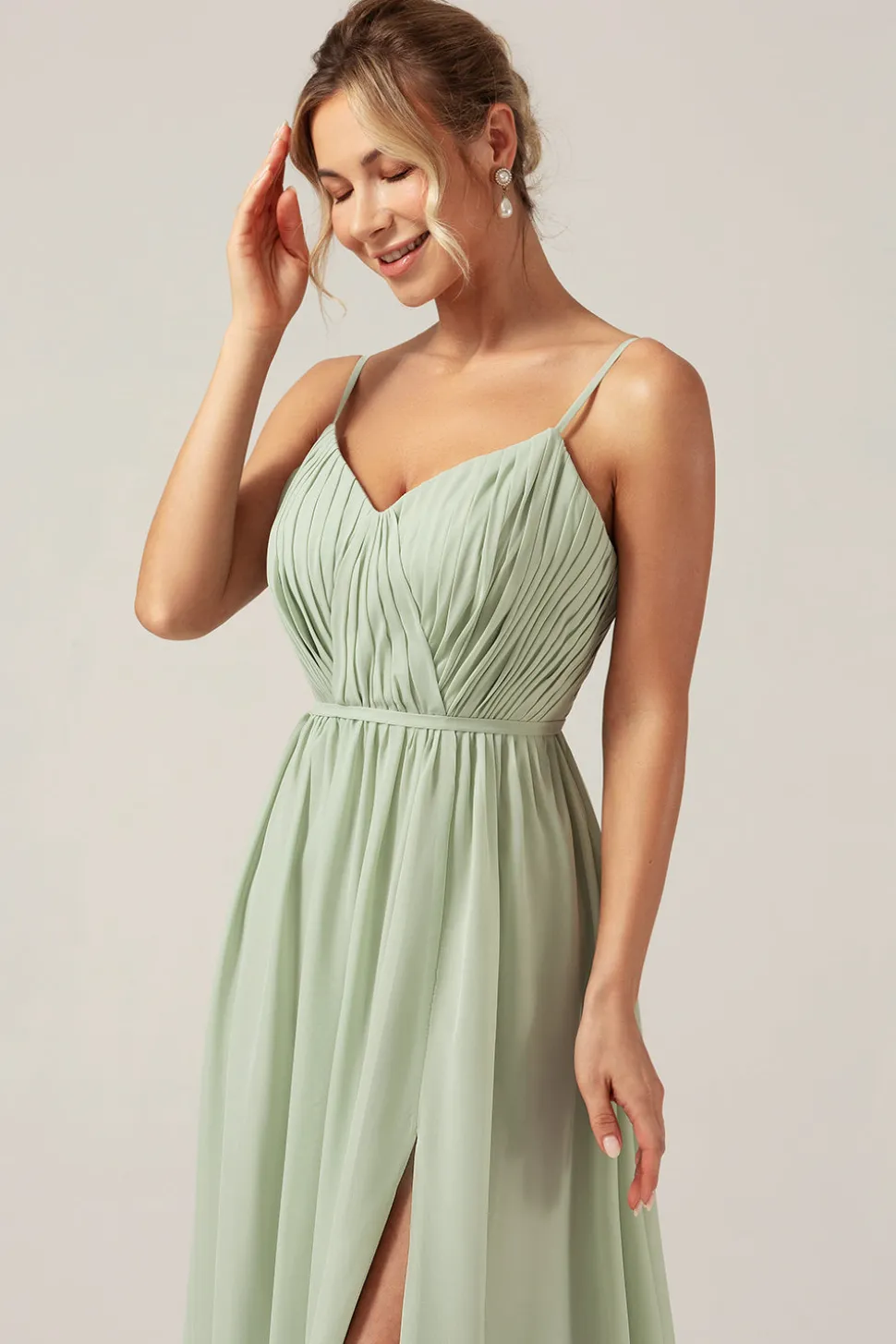 Dusty Sage A-Line Espaghetti Correias Chiffon Long Vestido de Dama de Honra com Fenda