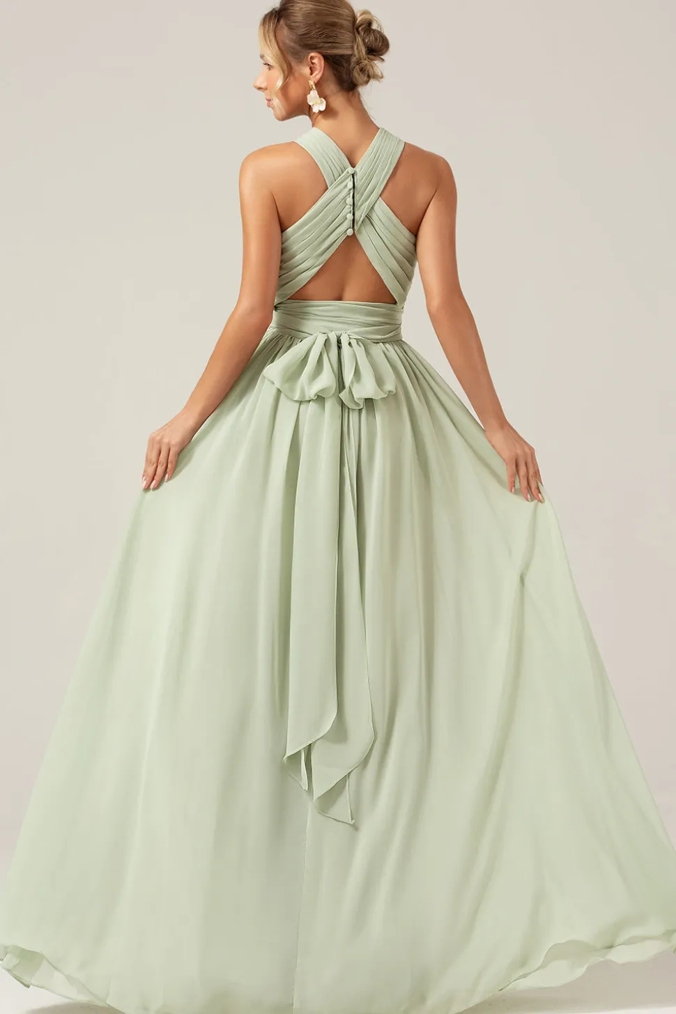 Dusty Sage Boho Chiffon vestido longo da dama de honra com botão de volta