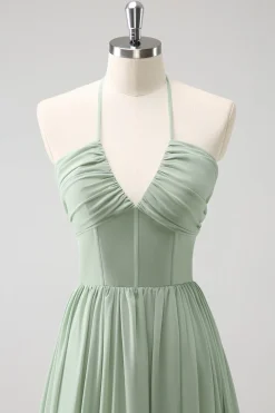 Dusty Sage Halter babado vestido de dama de honra com fenda