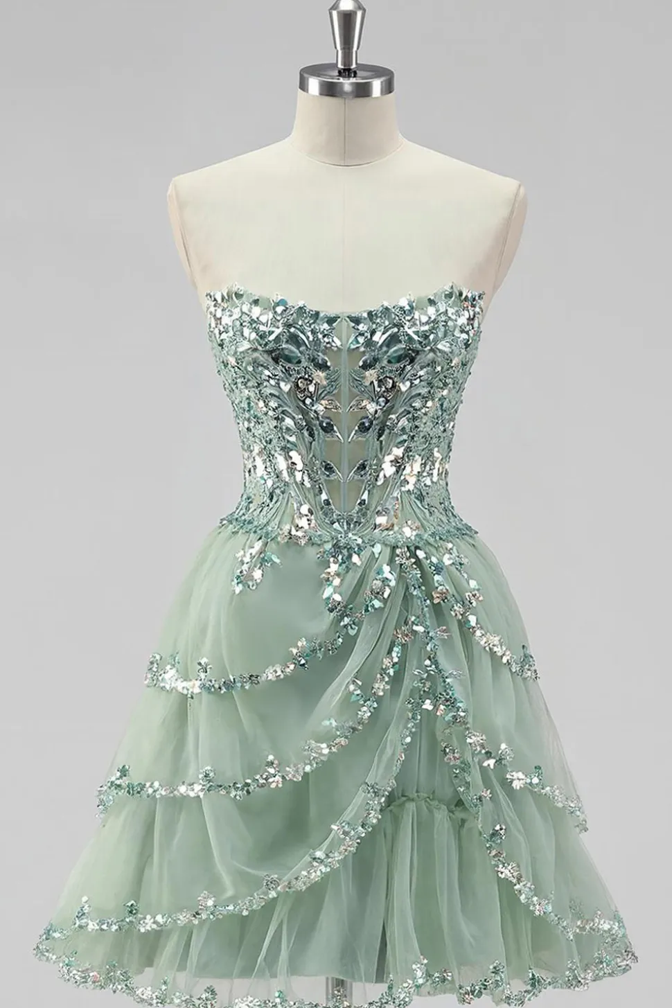 Dusty Sage Strapless Tiered Uma linha Homecoming Dress
