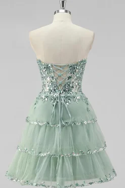 Dusty Sage Strapless Tiered Uma linha Homecoming Dress