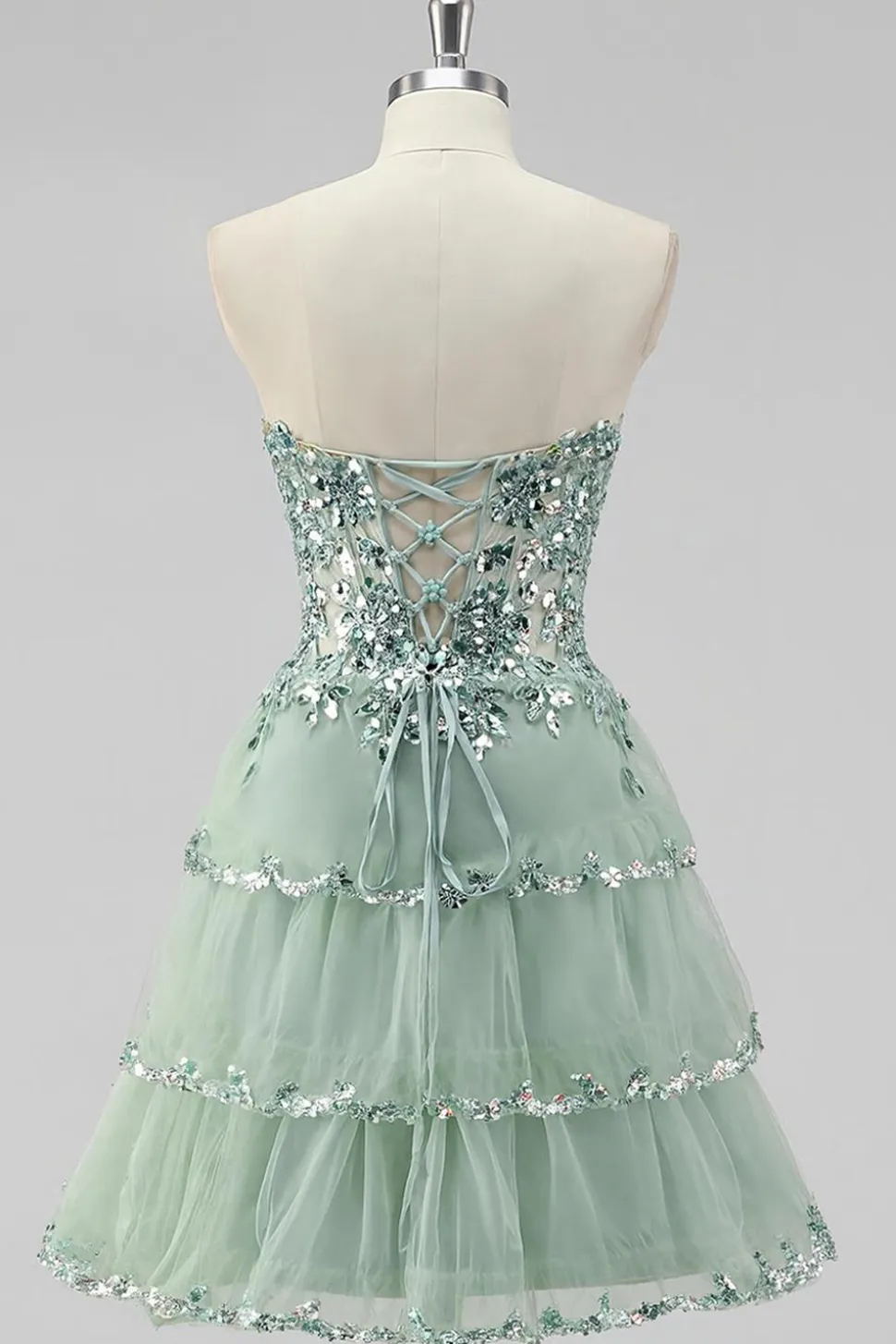 Dusty Sage Strapless Tiered Uma linha Homecoming Dress