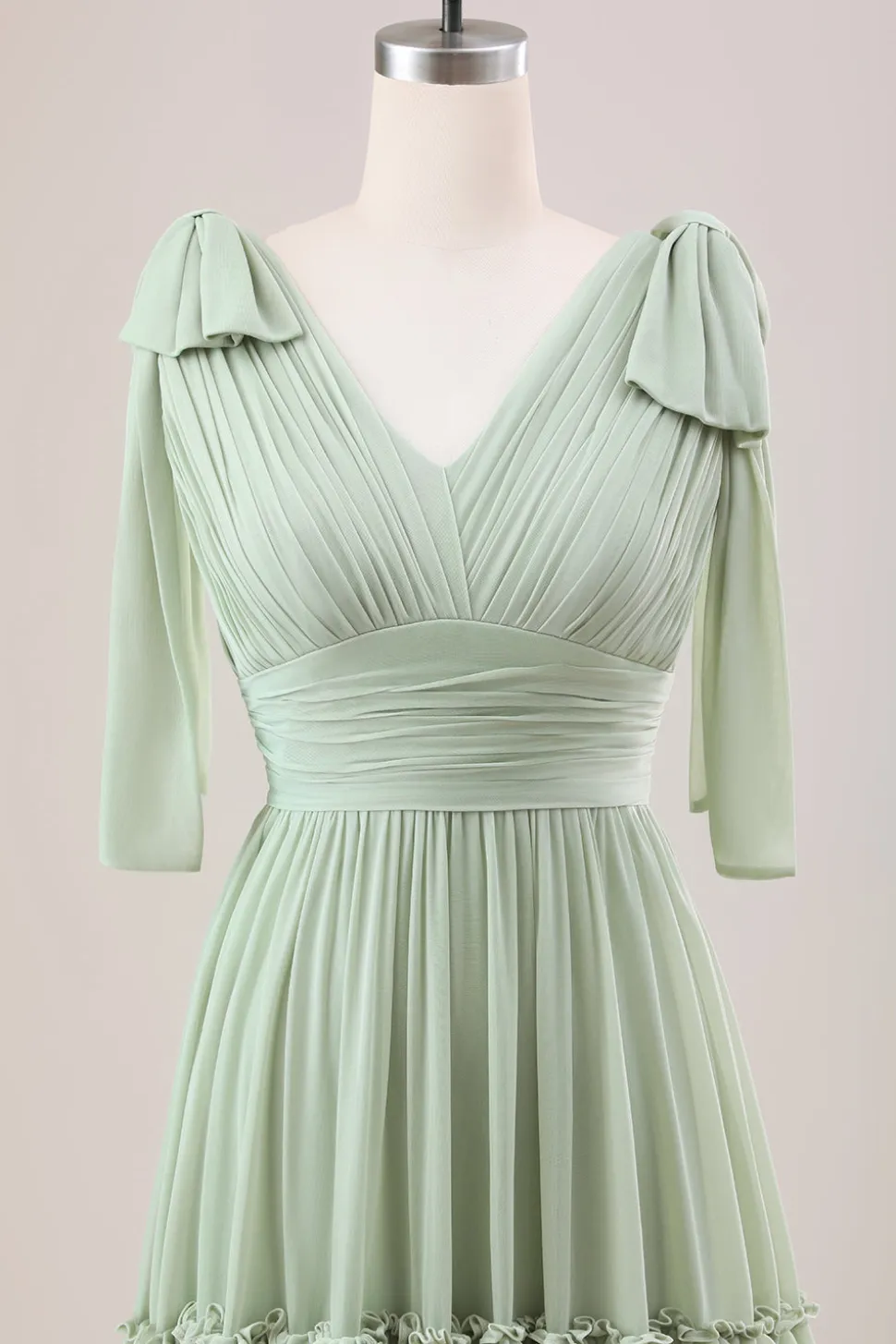 Dusty Sage Uma linha Chiffon vestido de dama de honra com babados