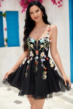 Elegante A Line Spaghetti Straps Preto Vestido Curto Homecoming com Apliques