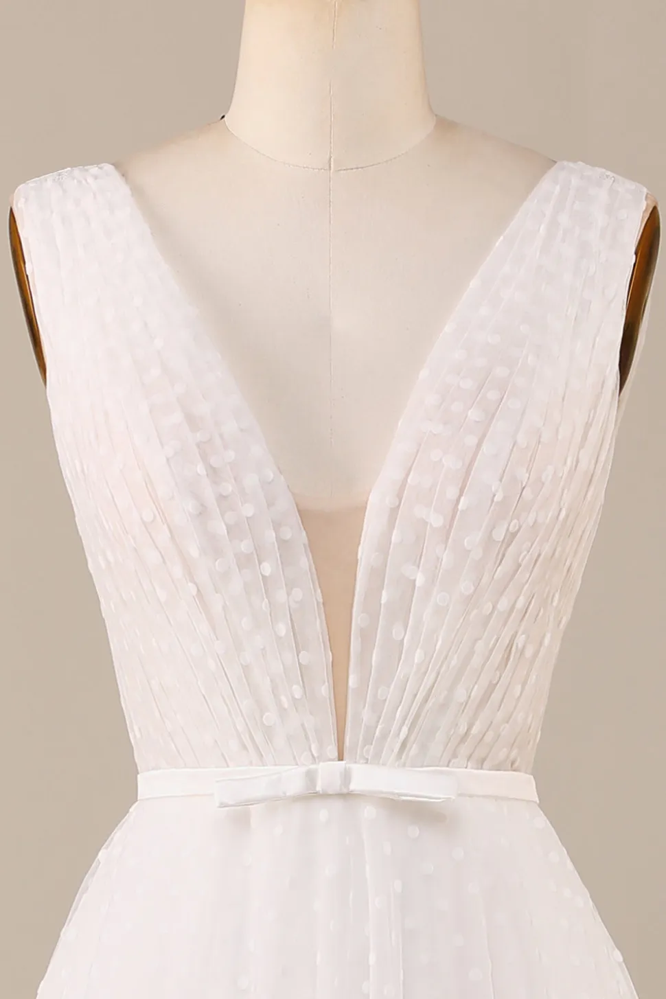 Elegante A Linha V Pescoço Marfim Destacável Watteau Train Tulle Vestido de Noiva