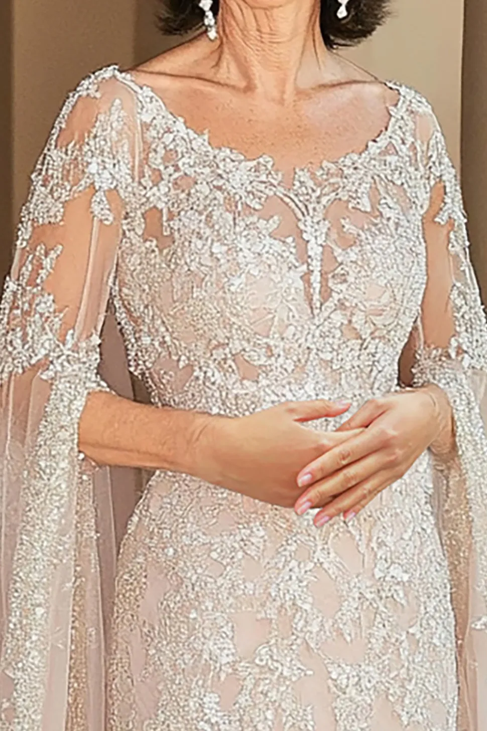 Elegante capa bege manga mãe do vestido de noiva com apliques de renda