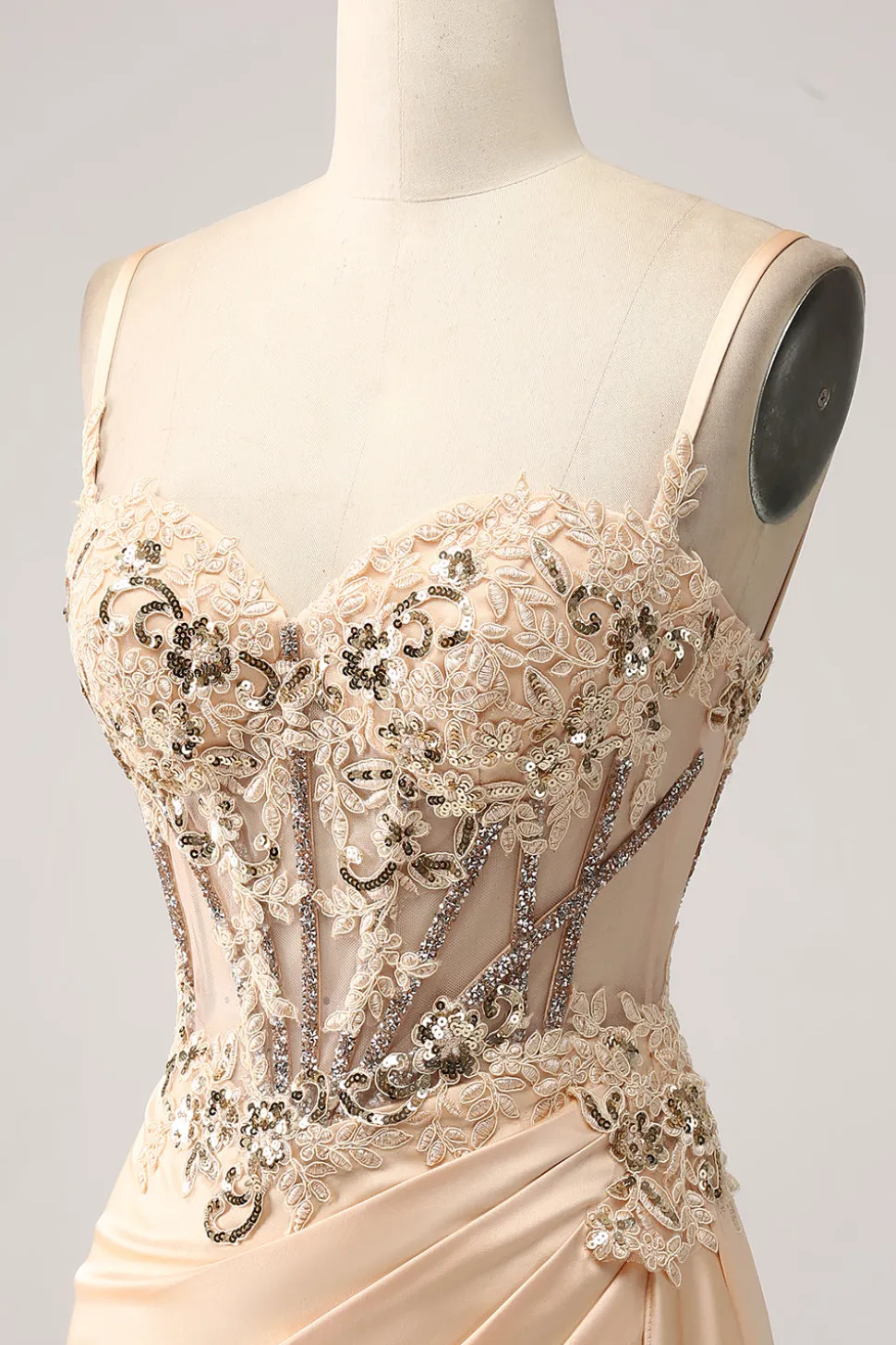 Elegante champanhe sereia plissado vestido de baile de formatura de cetim com apliques