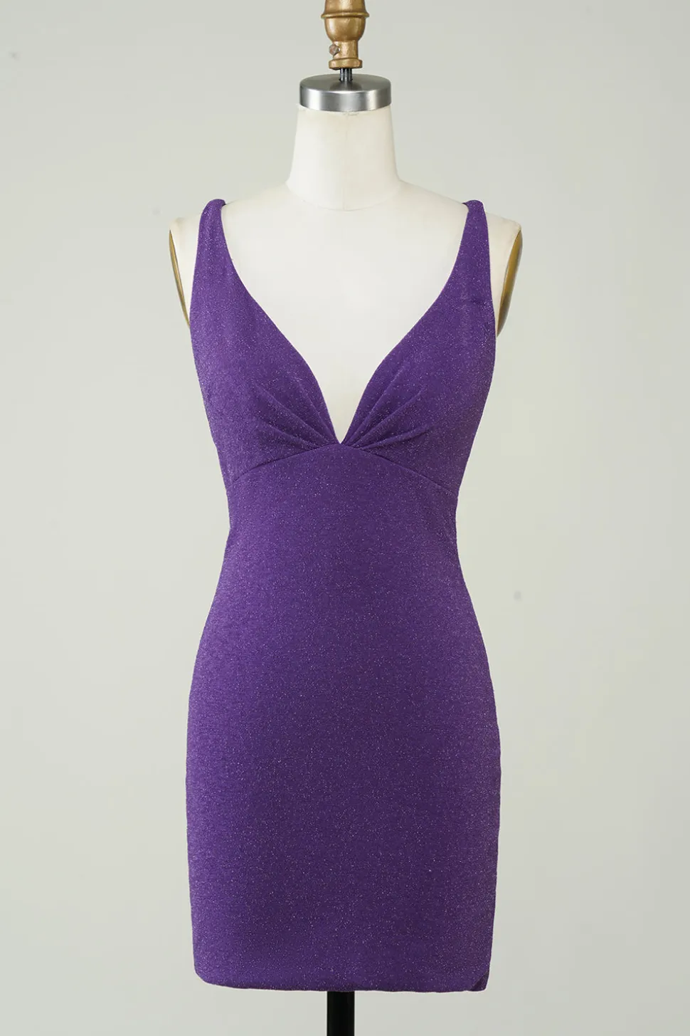 Elegante Deep V Neck Purple Vestido Curto Homecoming com Criss Cross Back