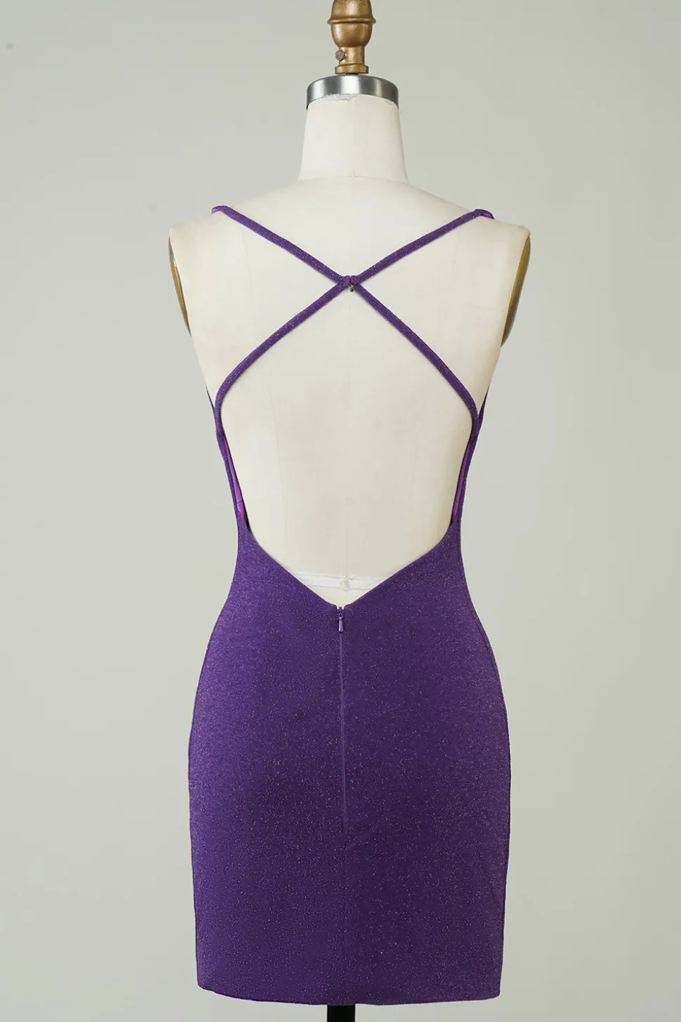 Elegante Deep V Neck Purple Vestido Curto Homecoming com Criss Cross Back