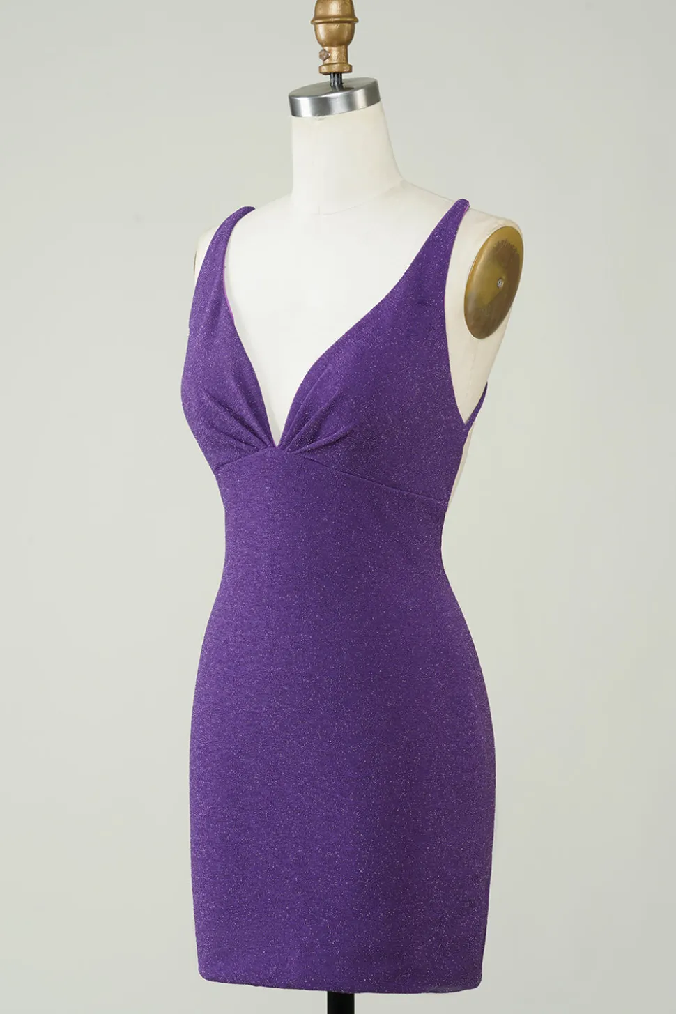 Elegante Deep V Neck Purple Vestido Curto Homecoming com Criss Cross Back