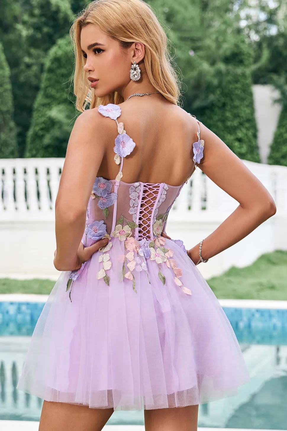 Elegante roxo uma linha Halter flores tule curto Homecoming vestido com renda para trás