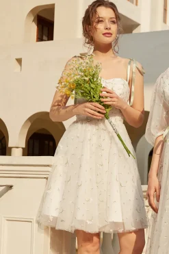 Elegante spaghetti tiras vestido de homecoming curto branco com bordado