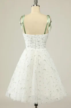 Elegante spaghetti tiras vestido de homecoming curto branco com bordado