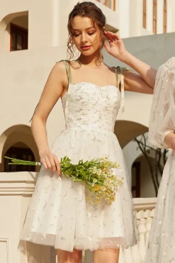 Elegante spaghetti tiras vestido de homecoming curto branco com bordado