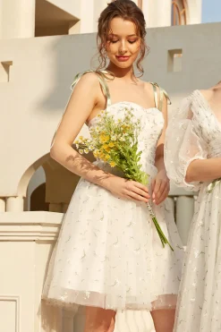 Elegante spaghetti tiras vestido de homecoming curto branco com bordado