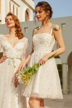 Elegante spaghetti tiras vestido de homecoming curto branco com bordado