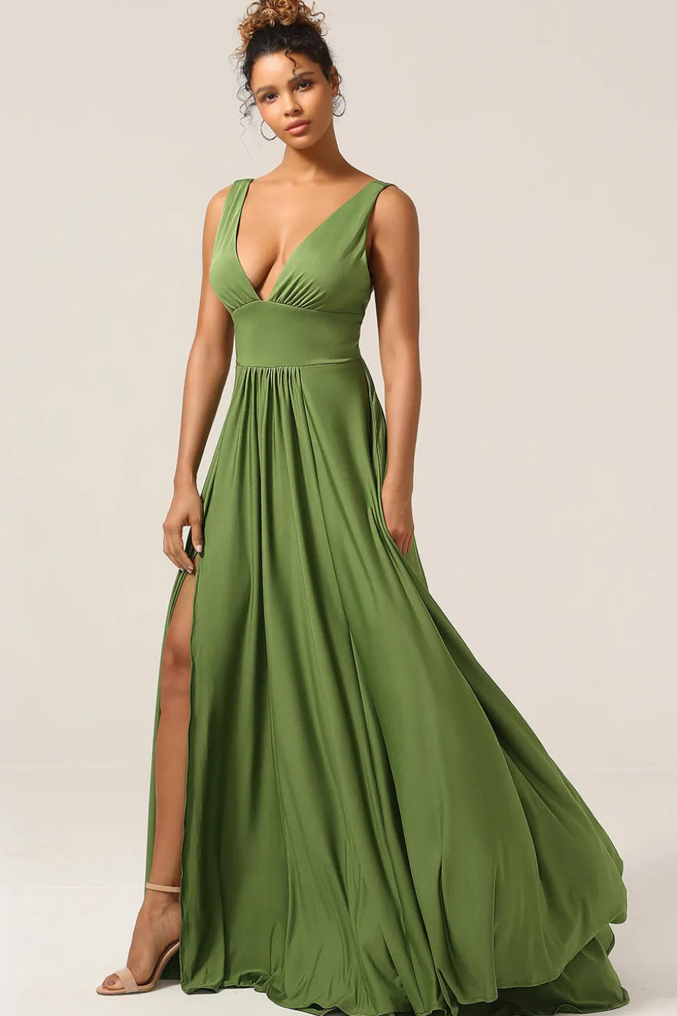 Elegante uma linha de azeitona profunda V-neck mangas vestido longo dama de honra