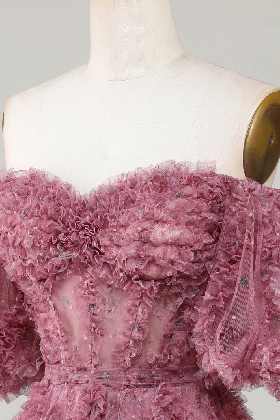 Elegante Uma linha fora do ombro Dusty Rose Tulle Short Homecoming Dress com mangas curtas