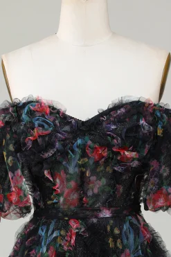 Elegante uma linha fora do ombro vestido de tule preto curto Homecoming com mangas curtas