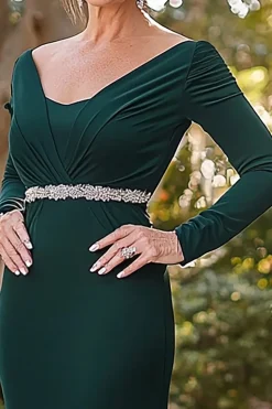 Elegante verde escuro manga longa mãe do vestido de noiva com frisos