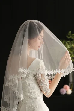 Elegante Véu de Noiva de Renda Floral Branca