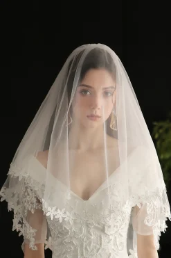 Elegante Véu de Noiva de Renda Floral Branca