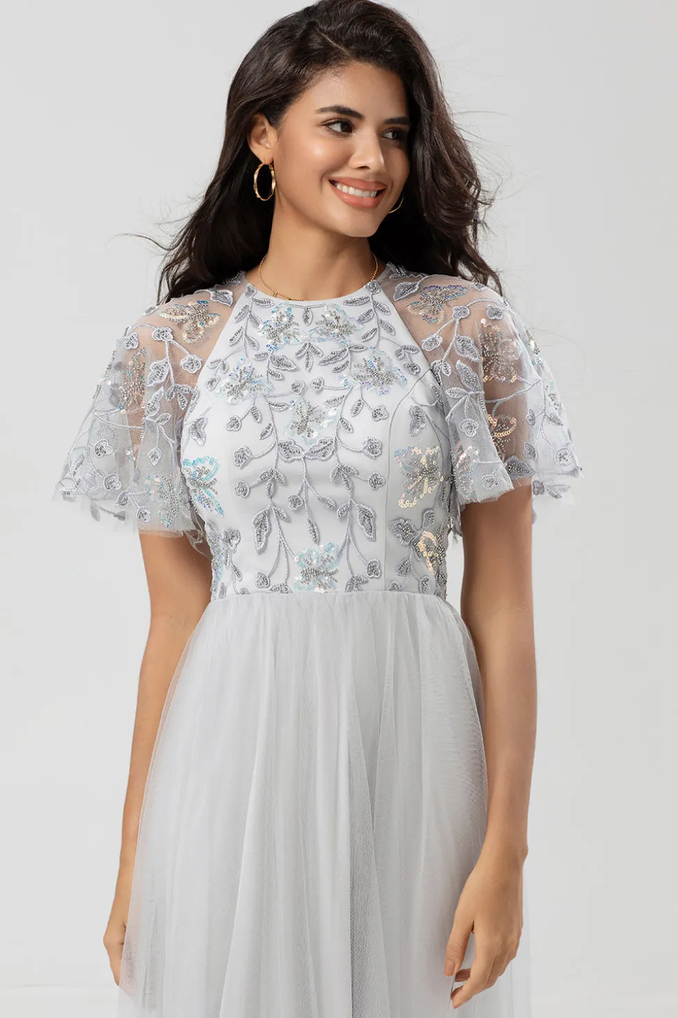 Elegância Clássica A-Line Jewel Neck Cinza Vestido de Dama de Honra Longo com Mangas Curtas