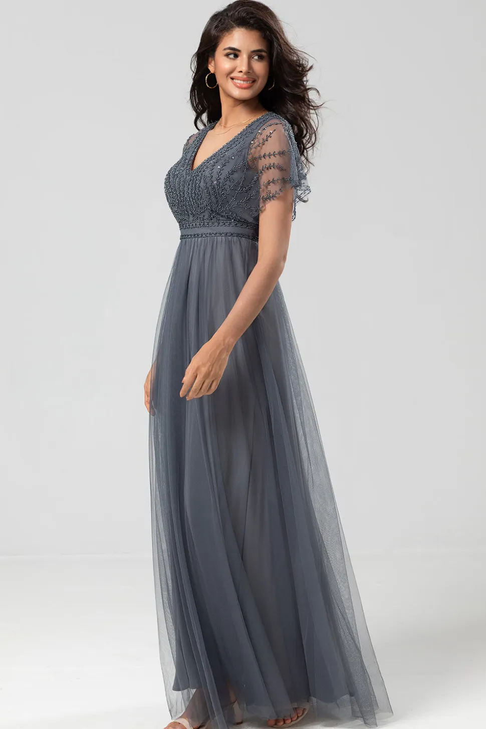 Epítome do Romance A-Line V Pescoço Eucalipto Vestido Longo Madrinha com Missangas