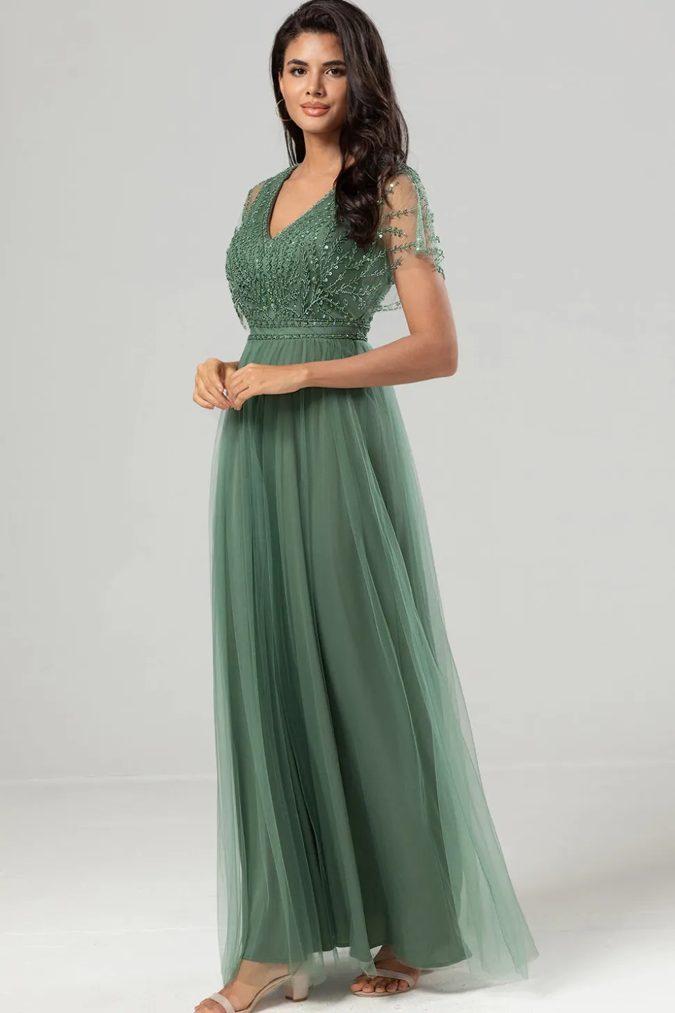 Epítome do Romance A-Line V Pescoço Eucalipto Vestido Longo Madrinha com Missangas