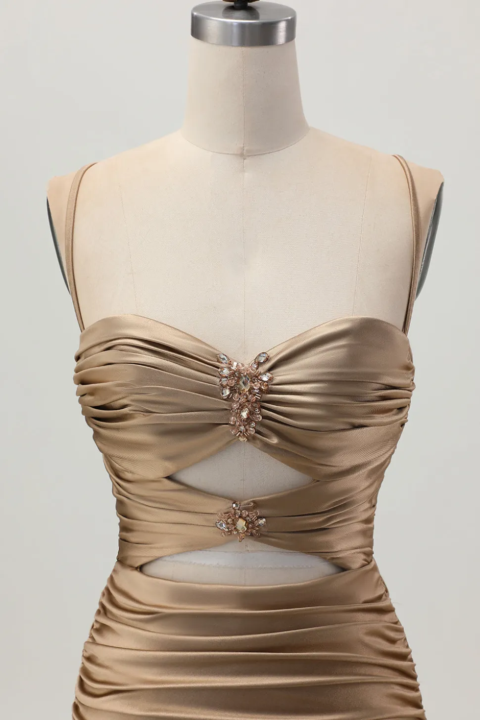 Escuro Khaki Ruched Cut-Out Tight Mini Homecoming Dress com renda para trás