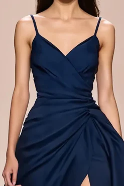 Espaguete azul escuro correias cetim A-Line Ruched vestido de noite com fenda