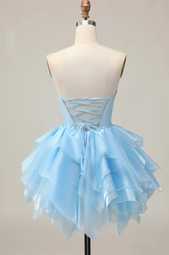 Espartilho azul em camadas Uma linha de vestido sem alças Homecoming com renda para trás