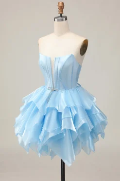 Espartilho azul em camadas Uma linha de vestido sem alças Homecoming com renda para trás