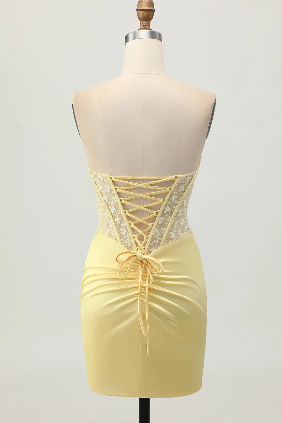 Espartilho de cetim amarelo apertado vestido curto Homecoming com renda para trás