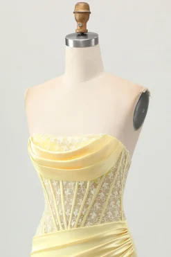 Espartilho de cetim amarelo apertado vestido curto Homecoming com renda para trás